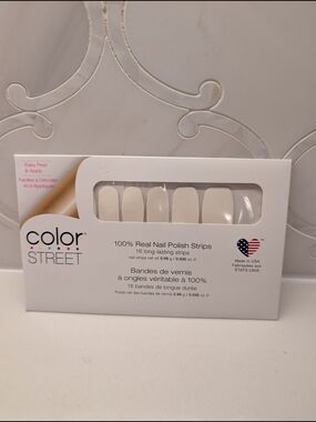Color Street 100% Real Nail Polish Strips in White (Swiss & Tell) NWT